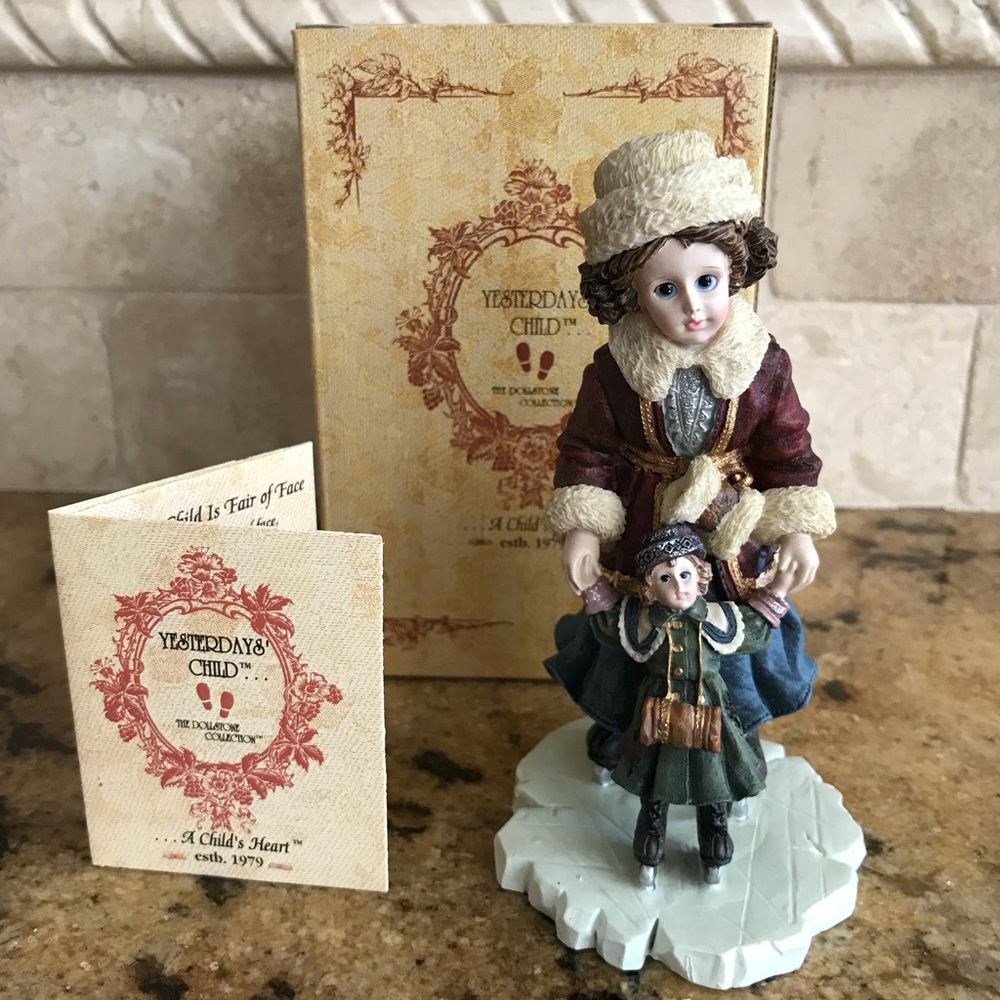Boyds Bears Yesterdays' Child Dollstone Kristi w/ Nicole
Skaters Waltz 1996 NIB
